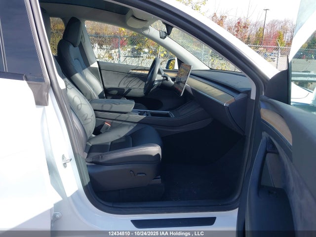 Продажа на аукционе авто 2023 Tesla Model Y Performance, vin: LRWYGDEF1PC960324, номер лота: 12434810