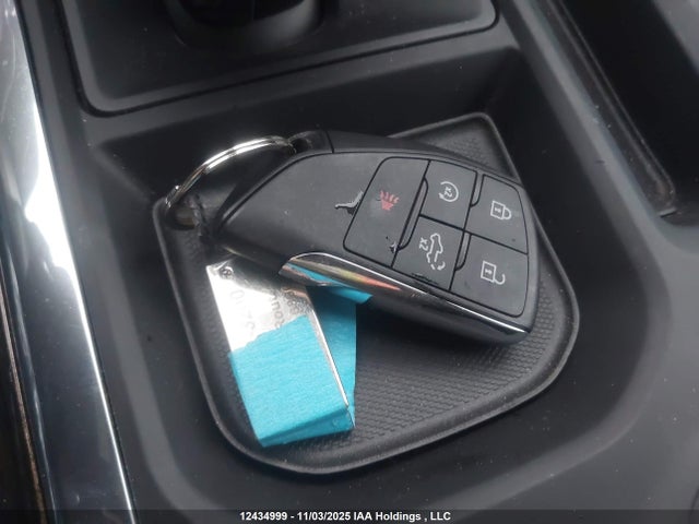 3GTUUCE8XRG324443 GMC Sierra K1500 Elevation