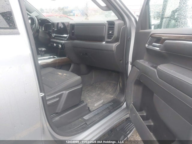 3GTUUCE8XRG324443 GMC Sierra K1500 Elevation