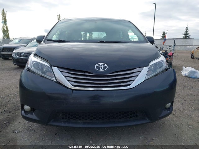 5TDDK3DCXFS121240 Toyota Sienna Xle/limited