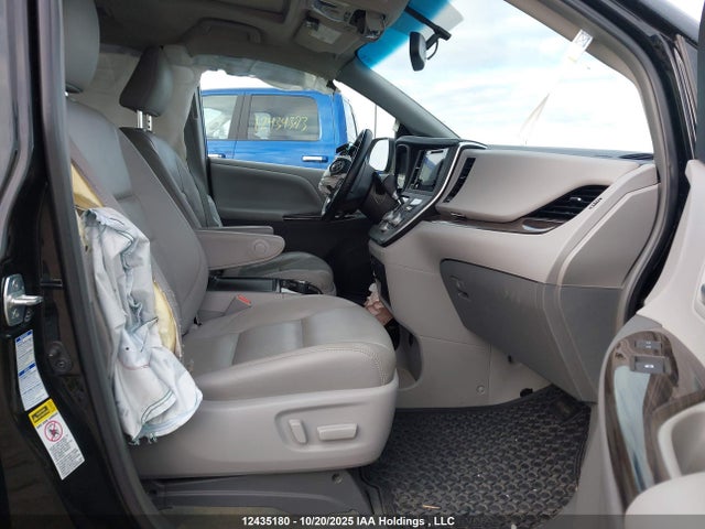 5TDDK3DCXFS121240 Toyota Sienna Xle/limited