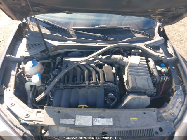 12435222 :رقم المزاد ، 1VWCM7A33FC053718 vin ، 2015 Volkswagen Passat Sel مزاد بيع