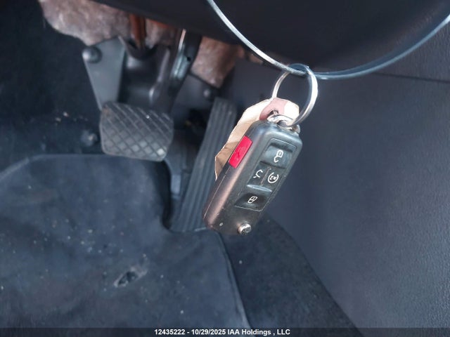 12435222 :رقم المزاد ، 1VWCM7A33FC053718 vin ، 2015 Volkswagen Passat Sel مزاد بيع