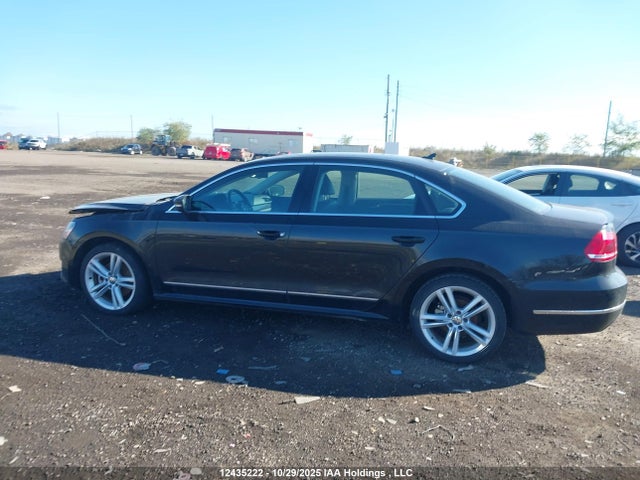 12435222 :رقم المزاد ، 1VWCM7A33FC053718 vin ، 2015 Volkswagen Passat Sel مزاد بيع