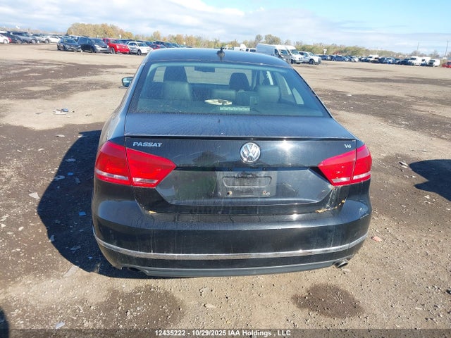 12435222 :رقم المزاد ، 1VWCM7A33FC053718 vin ، 2015 Volkswagen Passat Sel مزاد بيع