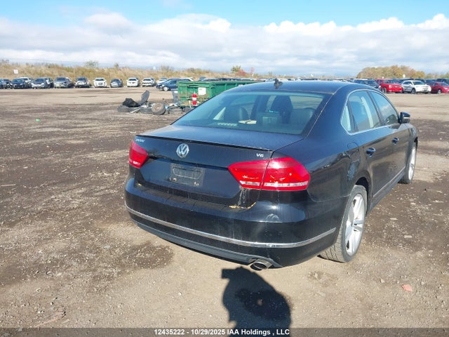 12435222 :رقم المزاد ، 1VWCM7A33FC053718 vin ، 2015 Volkswagen Passat Sel مزاد بيع