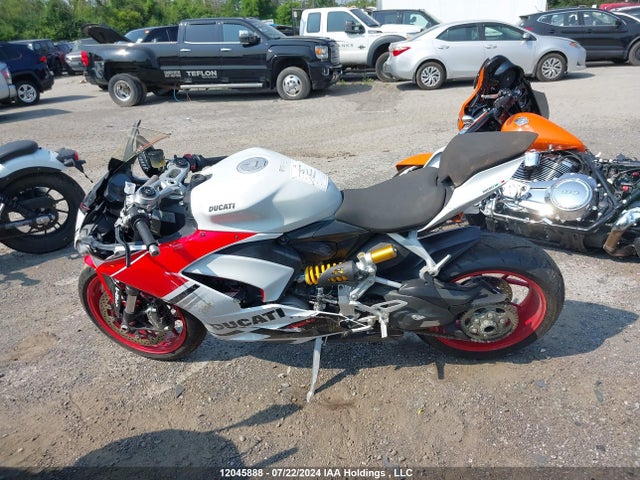 ZDMHAATW1MB005082 Ducati Superbike