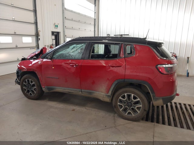 3C4NJDDB8MT524396 Jeep Compass Trailhawk