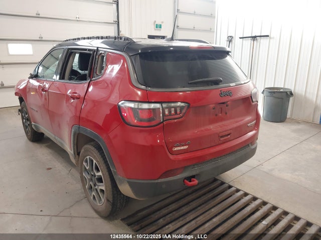 3C4NJDDB8MT524396 Jeep Compass Trailhawk