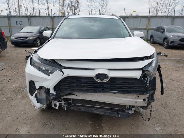 2T3BWRFV2NW134140 Toyota RAV4 LE