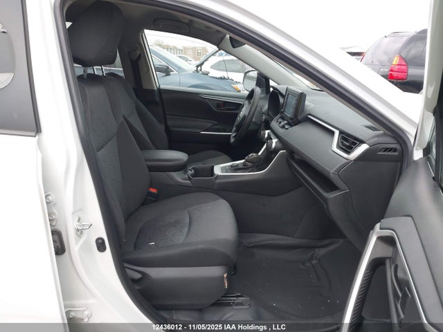 2T3BWRFV2NW134140 Toyota RAV4 LE