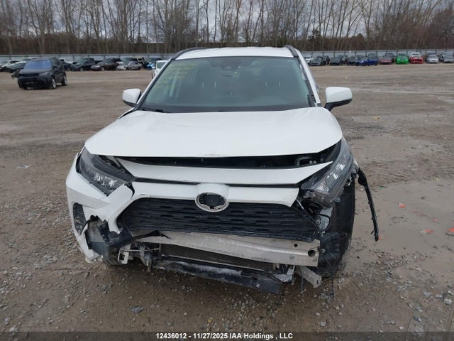 2T3BWRFV2NW134140 Toyota RAV4 LE