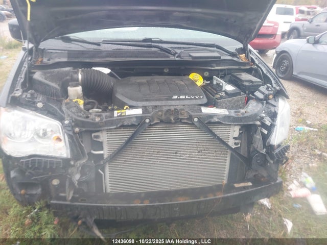 2C4RDGBGXJR329066 Dodge Grand Caravan Se