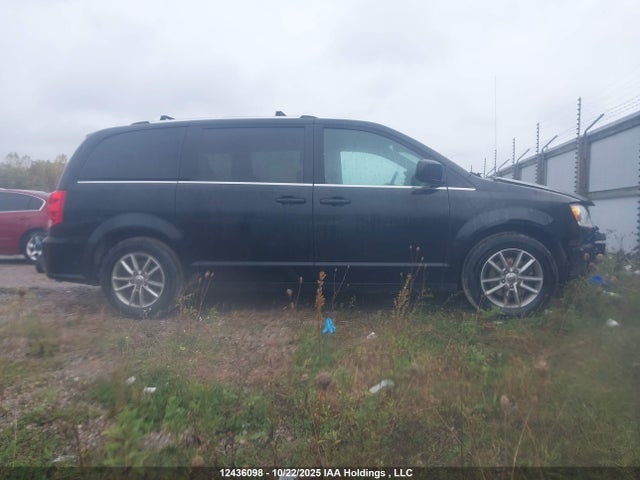 2C4RDGBGXJR329066 Dodge Grand Caravan Se