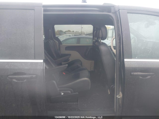 2C4RDGBGXJR329066 Dodge Grand Caravan Se