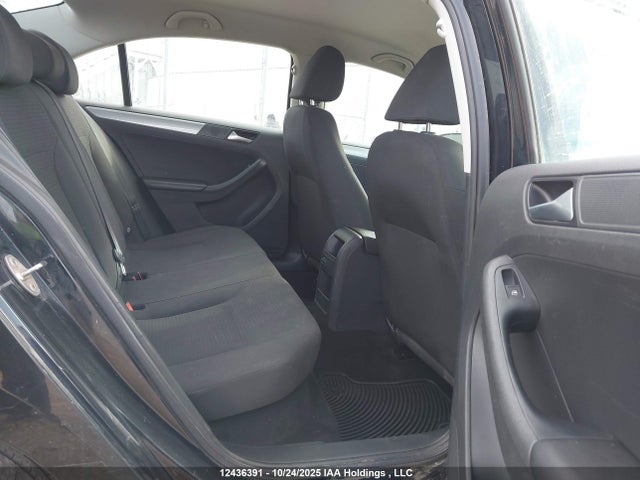 Продажа на аукционе авто 2017 Volkswagen Jetta Sedan, vin: 3VW2B7AJ4HM369355, номер лота: 12436391