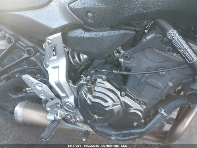 Yamaha FZ07 2015 JYARM06N3FA001060 Image 8