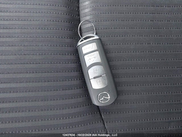 JM1BM1V76E1132044 Mazda Mazda3 Gs-sky