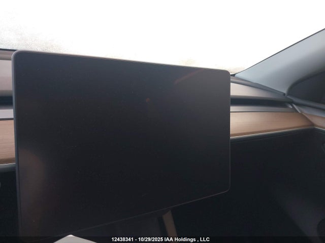2024 Tesla Model Y Long Range მანქანა იყიდება აუქციონზე, vin: 7SAYGDEE2RF092966, აუქციონის ნომერი: 12438341