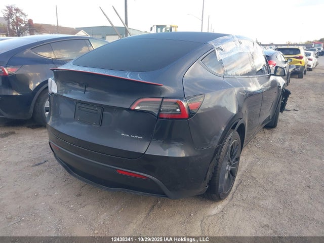 2024 Tesla Model Y Long Range მანქანა იყიდება აუქციონზე, vin: 7SAYGDEE2RF092966, აუქციონის ნომერი: 12438341