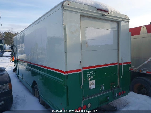 12438662 :رقم المزاد ، 4UZAAPDU3BCAS1822 vin ، 2011 Freightliner Chassis M Line Walk-in Van مزاد بيع