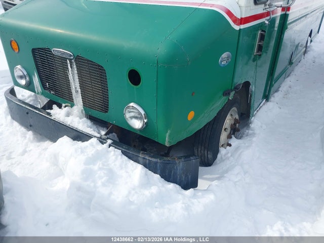 12438662 :رقم المزاد ، 4UZAAPDU3BCAS1822 vin ، 2011 Freightliner Chassis M Line Walk-in Van مزاد بيع