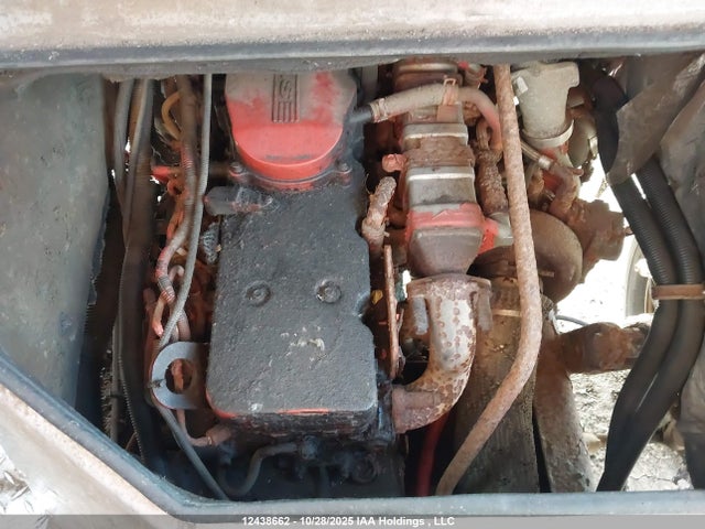 12438662 :رقم المزاد ، 4UZAAPDU3BCAS1822 vin ، 2011 Freightliner Chassis M Line Walk-in Van مزاد بيع