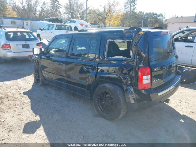 1C4NJRAB0GD635780 Jeep Patriot Sport/north