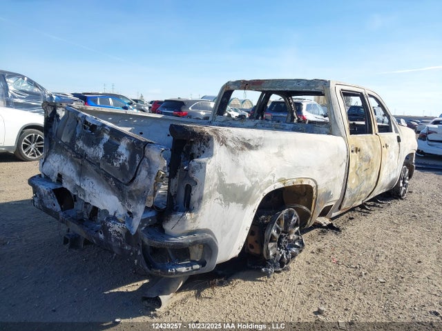 2GC4YREY8R1106677 Chevrolet Silverado K2500 High Country