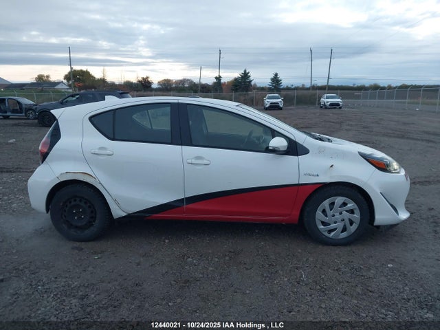 JTDKDTB33K1624734 Toyota Prius