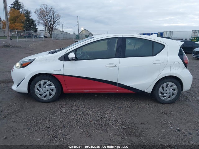 JTDKDTB33K1624734 Toyota Prius
