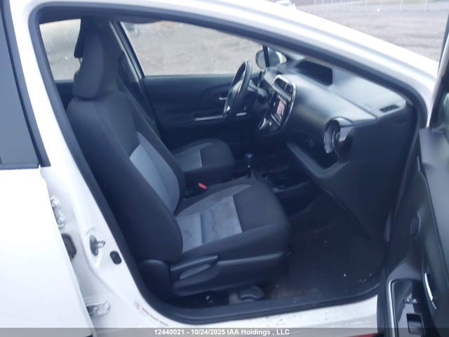 JTDKDTB33K1624734 Toyota Prius