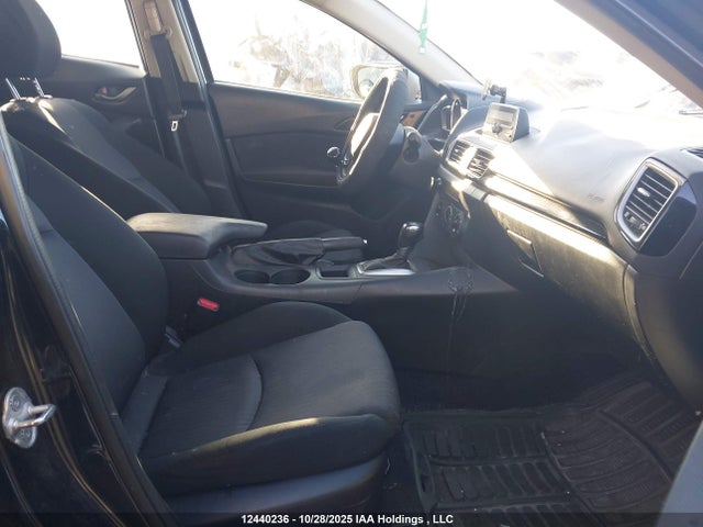3MZBM1U77FM138390 Mazda MAZDA3