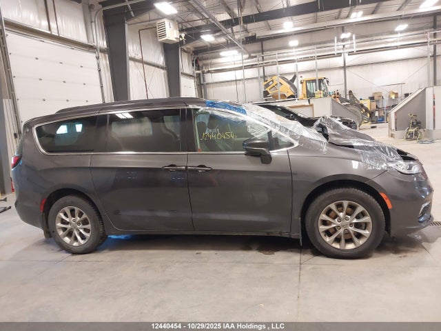 Chrysler Pacifica Touring L 2022 2C4RC3BG9NR107670 Image 13