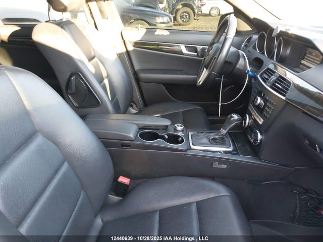 WDDGF8AB0EG162758 Mercedes-Benz C-Class