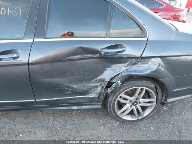 WDDGF8AB0EG162758 Mercedes-Benz C-Class