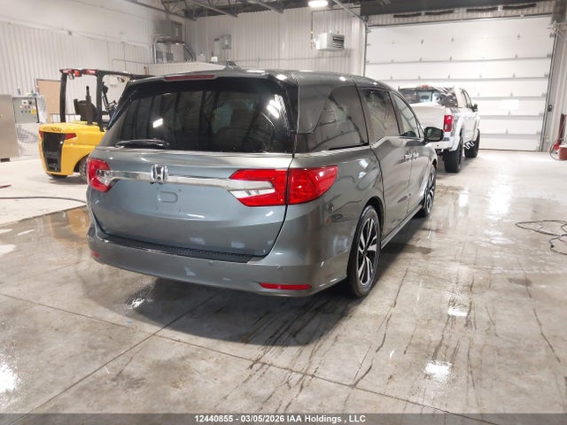 5FNRL6H82JB505066 Honda Odyssey Touring