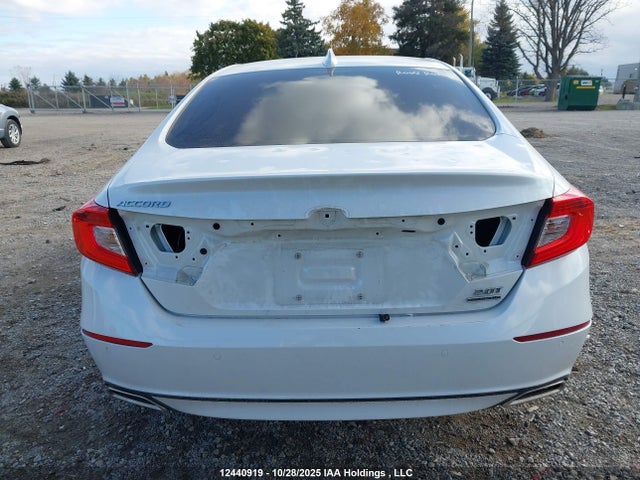 Honda Accord Touring 2019 1HGCV2F95KA801800 Image 15