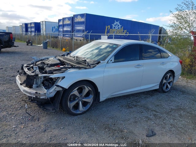 Honda Accord Touring 2019 1HGCV2F95KA801800 Image 2