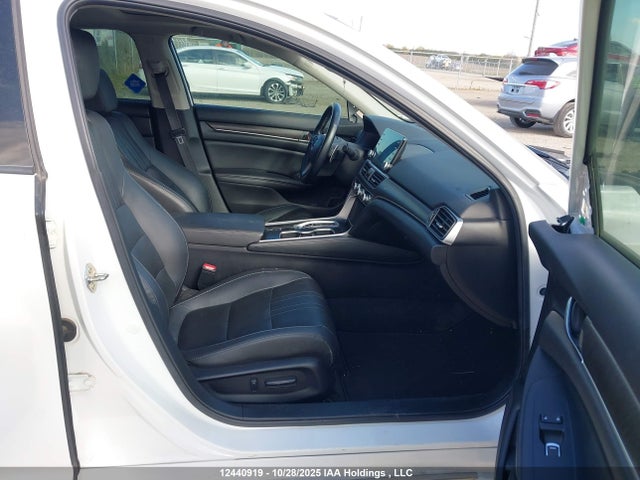 Honda Accord Touring 2019 1HGCV2F95KA801800 Image 5