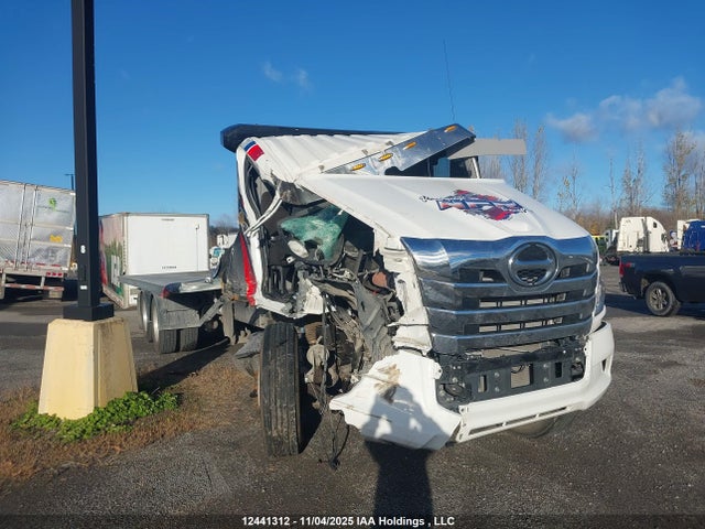 2AYNM9AV2S3S10029 Hino Xl8