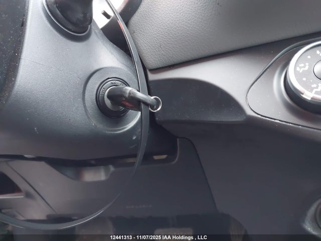VNKKTUD37FA055180 Toyota YARIS LE