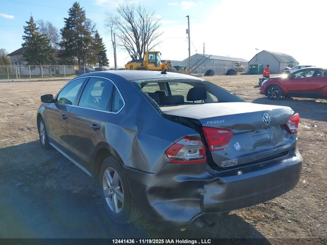1VWAS7A31FC039975 Volkswagen Passat 1.8 Tsi Trendline