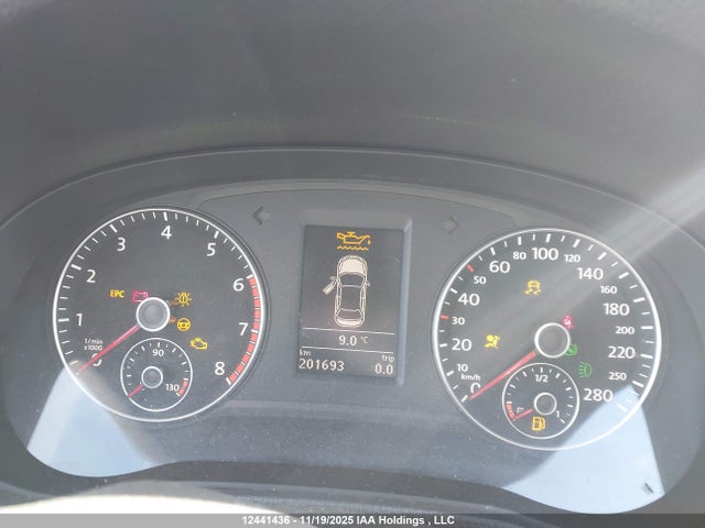 1VWAS7A31FC039975 Volkswagen Passat 1.8 Tsi Trendline