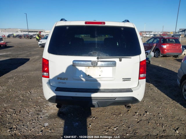 Honda Pilot Touring 2015 5FNYF4H97FB501800 Image 16