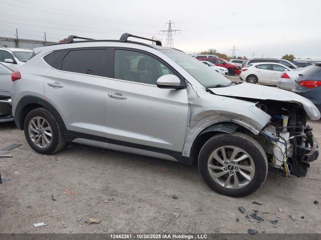 KM8J3CA46HU512408 Hyundai Tucson Luxury