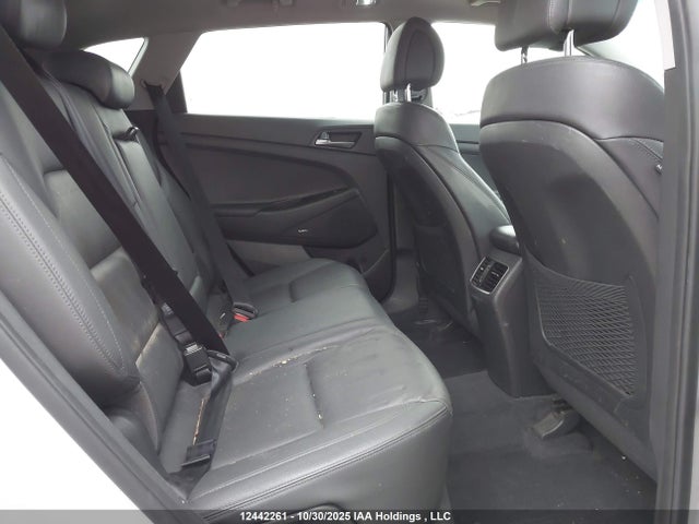 KM8J3CA46HU512408 Hyundai Tucson Luxury