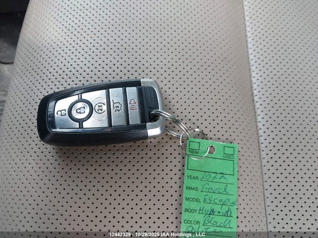 1FMCU9DZ0NUA73170 Ford Escape Titanium Hybrid
