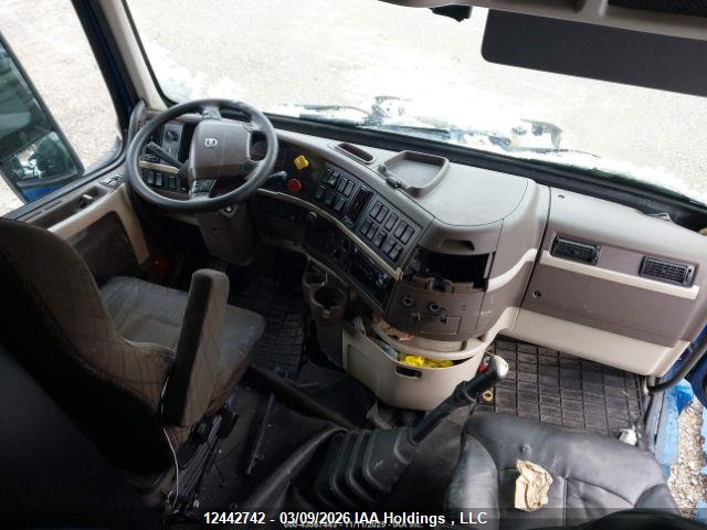 4V4NC9EH4JN888681 Volvo VNL