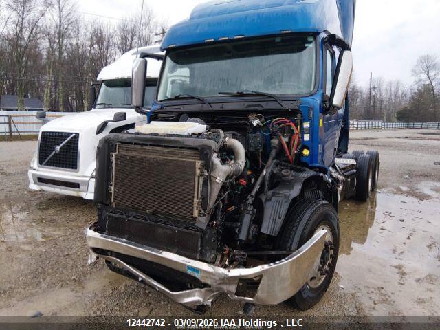 4V4NC9EH4JN888681 Volvo VNL